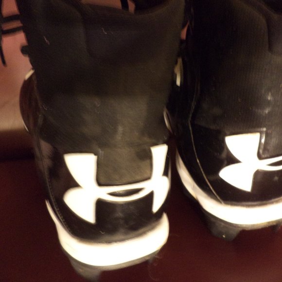 UNDER ARMOUR CLEATS - Black with White Accents - Size: 11.5  Excellent main image 6